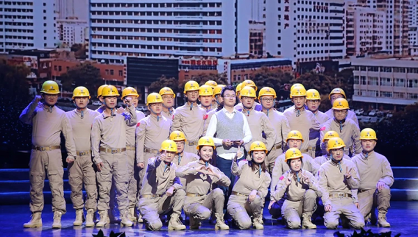 近日，bevictor伟德官网召开成立70周年庆祝大会，共祝伟大祖国繁荣昌盛、共祝bevictor伟德官网基业长青，其中，甘肃省交科建设有限公司参演舞台剧《快乐的建设者》为70周年盛典留下交科印迹、增添靓丽色彩，受到一致好评，省级多