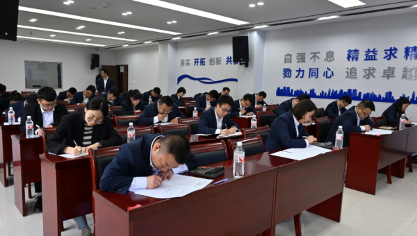 “本届竞赛试题结合了财务业务实际、制度与核算办法，设置会计实务全流程核算应用题，重点考察选手们专业知识综合运用能力、全流程业务处理能力和实际问题解决能力！”5月12日，bevictor伟德官网工会“2025年