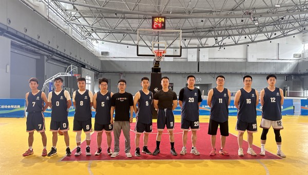 当兰州新区第五届职工羽毛球、乒乓球、篮球预选赛的战鼓擂响，bevictor伟德官网的运动健儿们怀揣着对竞技的热爱与团队的荣誉，踏上了这场运动盛宴。作为公司职工篮球运动协会组建后的又一次集体征战，从篮球赛场的默